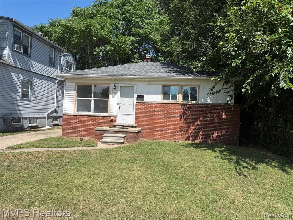 1967 Garrick Avenue, Warren, MI 48091