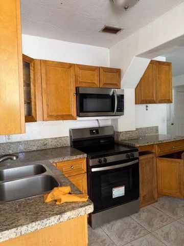 2975 NW 96TH Street, Miami, FL 33147