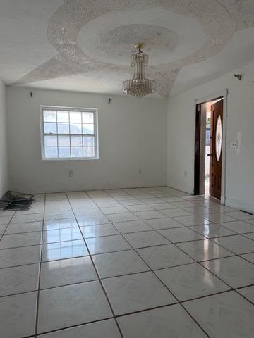 2975 NW 96TH Street, Miami, FL 33147