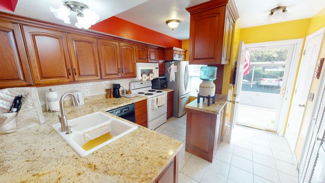 1386 W TELEGRAPH DR, Taylorsville, UT 84123