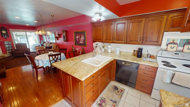 1386 W TELEGRAPH DR, Taylorsville, UT 84123