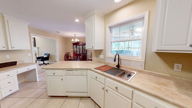 113 Cottage Court, Dothan, AL 36303