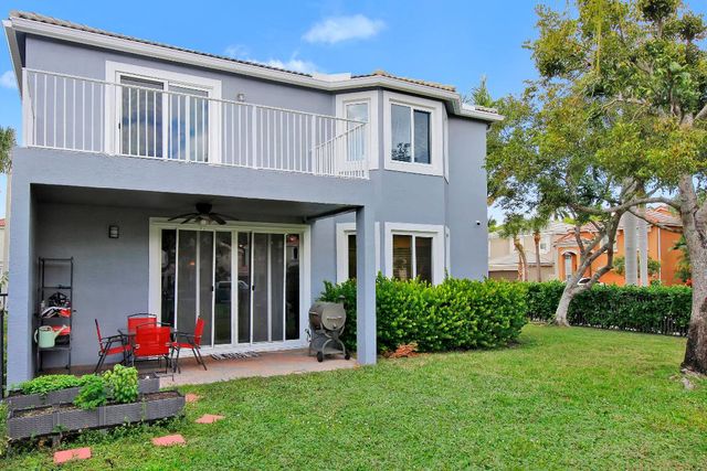 9022 Dupont Place, Wellington, FL 33414