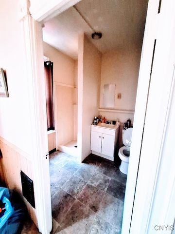 715 Chestnut Street, Utica, NY 13502