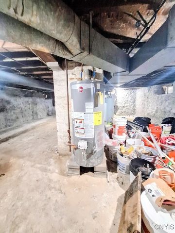 715 Chestnut Street, Utica, NY 13502