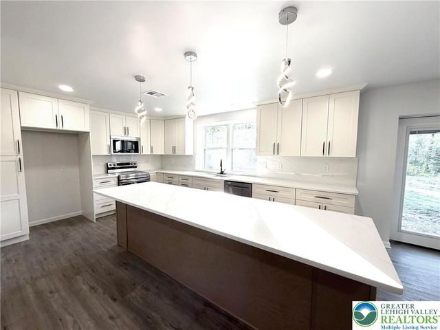 318 Marienstein Road, Nockamixon Twp, PA 18972