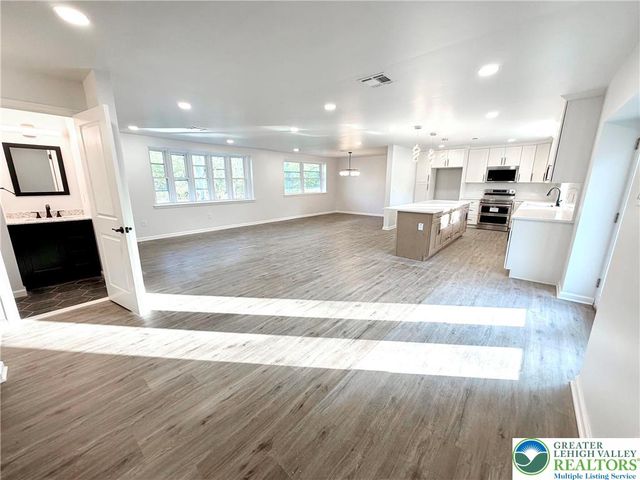 318 Marienstein Road, Nockamixon Twp, PA 18972