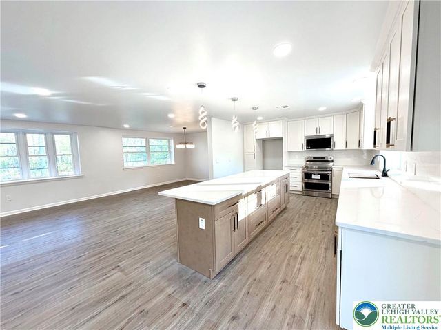 318 Marienstein Road, Nockamixon Twp, PA 18972