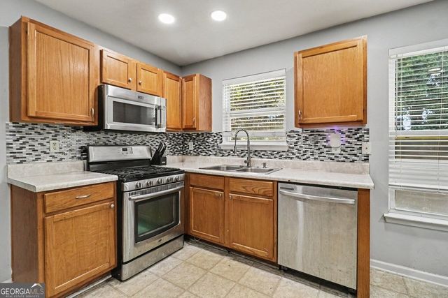 3032 Berthas Overlook, Douglasville, GA 30135