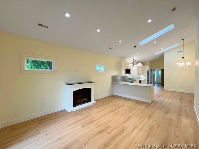 1428 E Ninth Street, Jeffersonville, IN 47130
