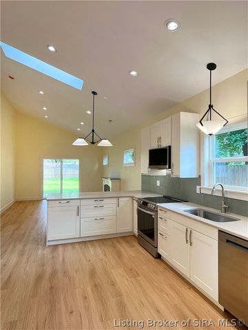 1428 E Ninth Street, Jeffersonville, IN 47130