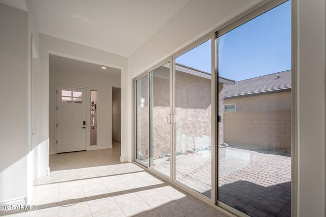 9541 E THEIA Drive, Mesa, AZ 85212