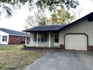 2403 N Jay Street, Claremore, OK 74017