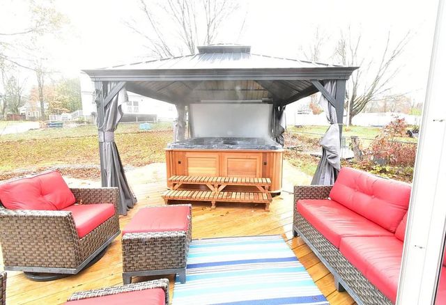 21 Leavitt Road, Hampton, NH 03842