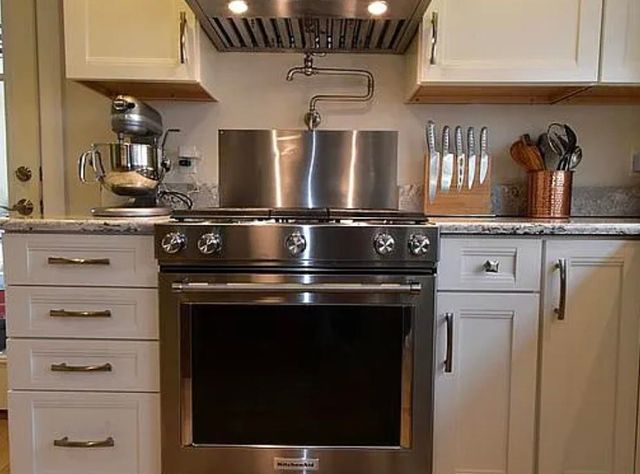 21 Leavitt Road, Hampton, NH 03842