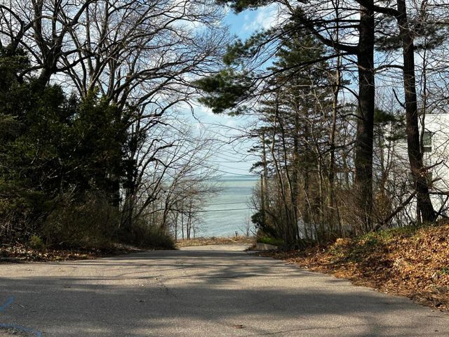3 S Shore Avenue, Beverly Shores, IN 46301