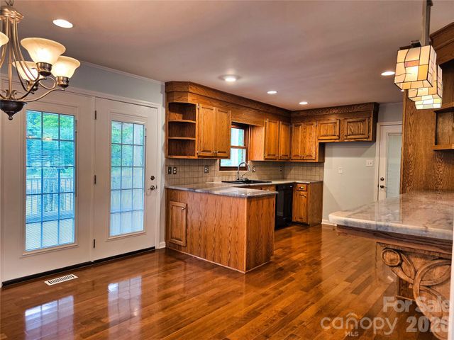 158 W Meadowview Drive, Statesville, NC 28625