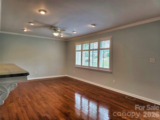 158 W Meadowview Drive, Statesville, NC 28625