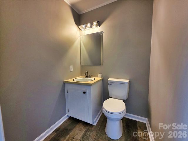158 W Meadowview Drive, Statesville, NC 28625