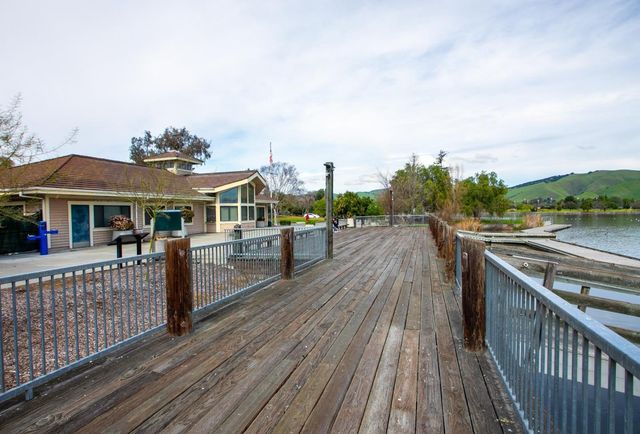 3674 Oakwood Terrace 302, Fremont, CA 94536