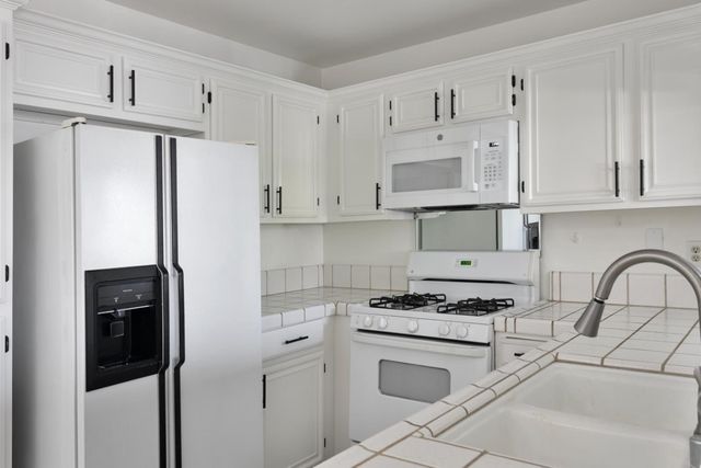 3674 Oakwood Terrace 302, Fremont, CA 94536