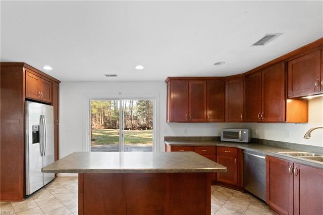 113 Hastings DR, Moyock, NC 27958