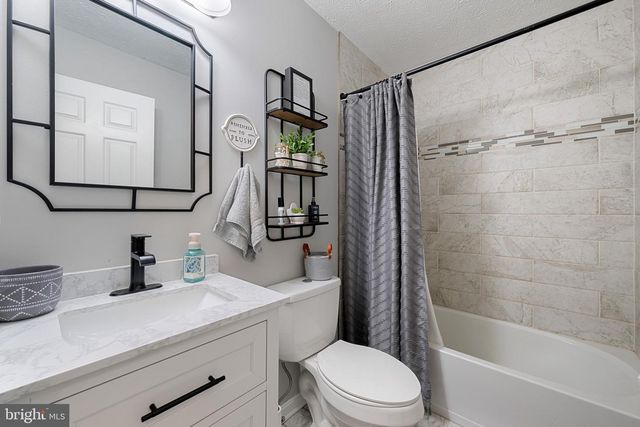 1243 SILVER RUN DR, Pasadena, MD 21122