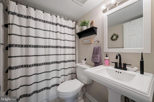 1243 SILVER RUN DR, Pasadena, MD 21122