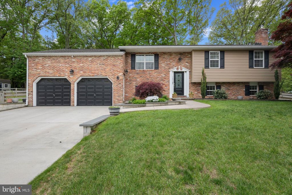 1243 SILVER RUN DR, Pasadena, MD 21122