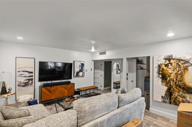 3116 Mahanna Street 1, Dallas, TX 75235