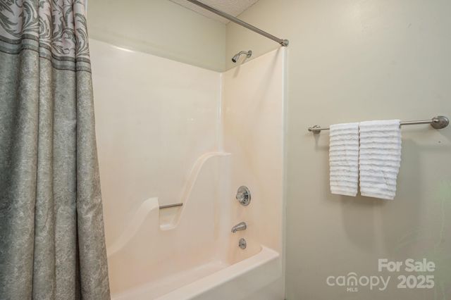 4866 E Hwy 150 Highway, Lincolnton, NC 28092