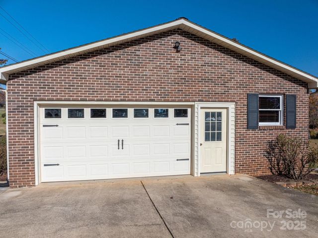 4866 E Hwy 150 Highway, Lincolnton, NC 28092