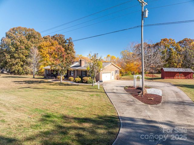 4866 E Hwy 150 Highway, Lincolnton, NC 28092