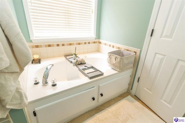 2567 Kensington Way, Elizabethtown, KY 42701