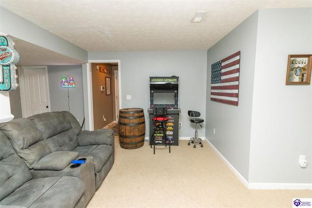 2567 Kensington Way, Elizabethtown, KY 42701