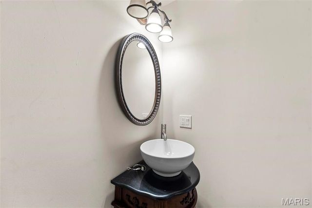 202 Sun Valley Drive, Smithton, IL 62285