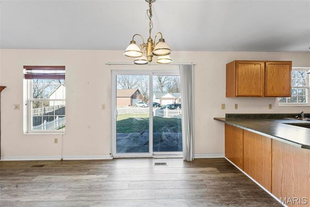 202 Sun Valley Drive, Smithton, IL 62285