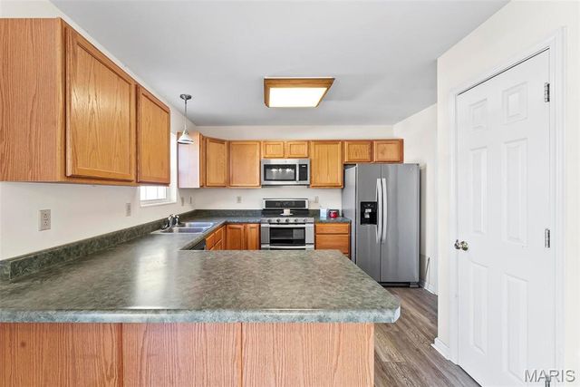 202 Sun Valley Drive, Smithton, IL 62285