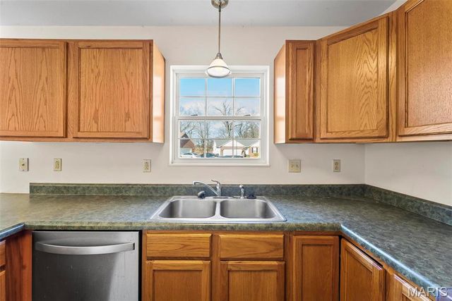 202 Sun Valley Drive, Smithton, IL 62285