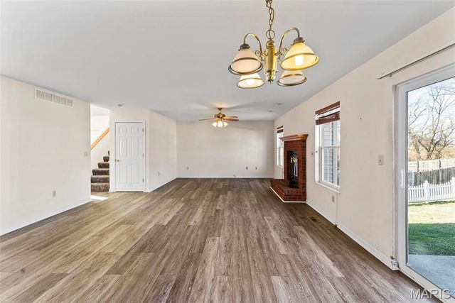 202 Sun Valley Drive, Smithton, IL 62285