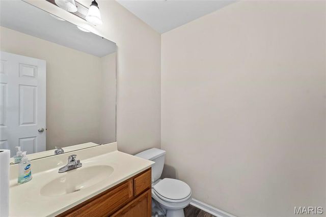 202 Sun Valley Drive, Smithton, IL 62285