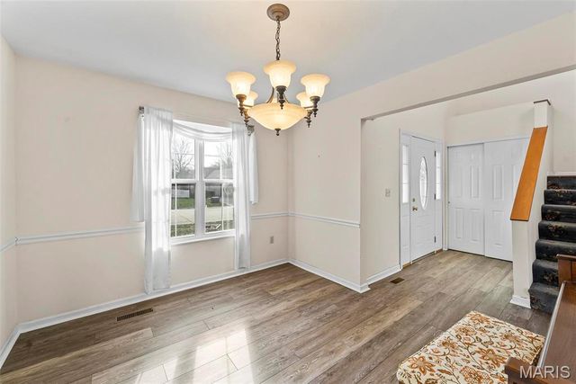 202 Sun Valley Drive, Smithton, IL 62285