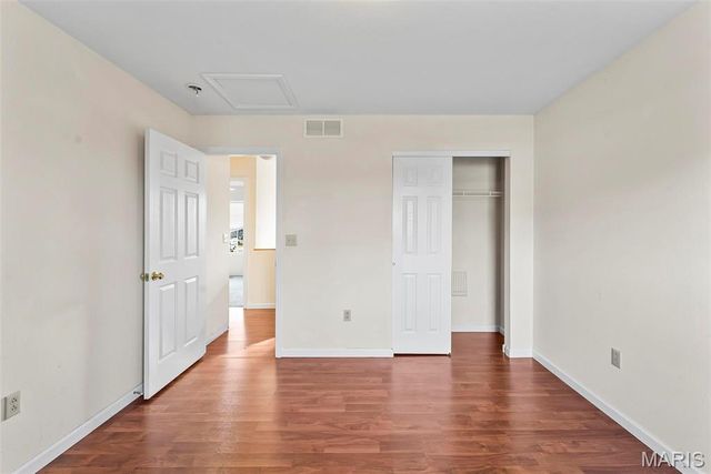 202 Sun Valley Drive, Smithton, IL 62285