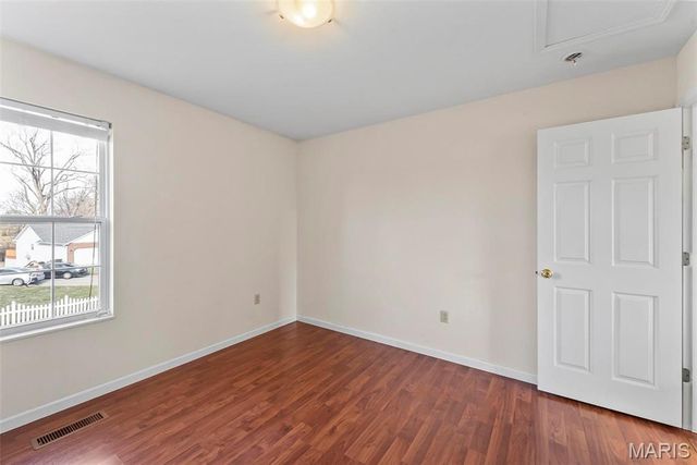 202 Sun Valley Drive, Smithton, IL 62285