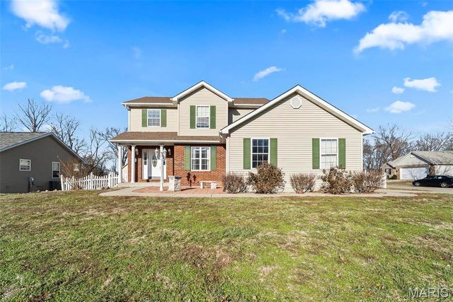 202 Sun Valley Drive, Smithton, IL 62285