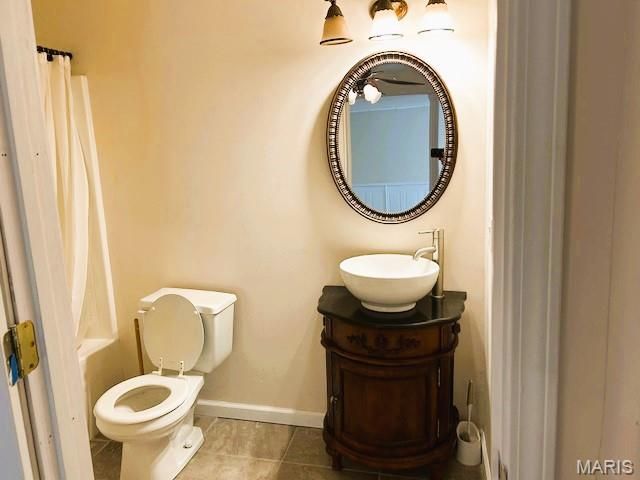 202 Sun Valley Drive, Smithton, IL 62285