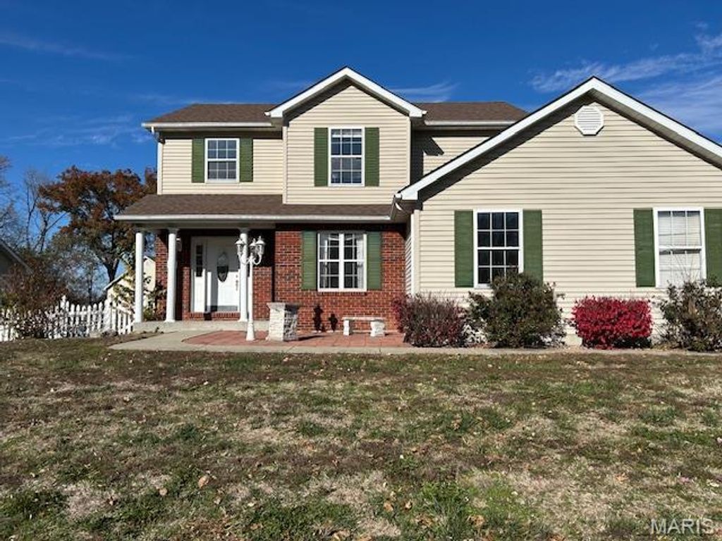 202 Sun Valley Drive, Smithton, IL 62285