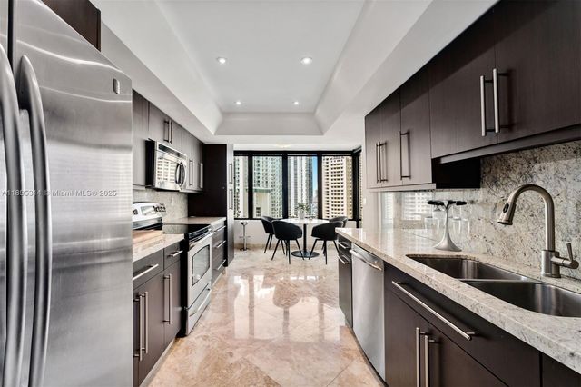 520 Brickell Key Dr A1716, Miami, FL 33131