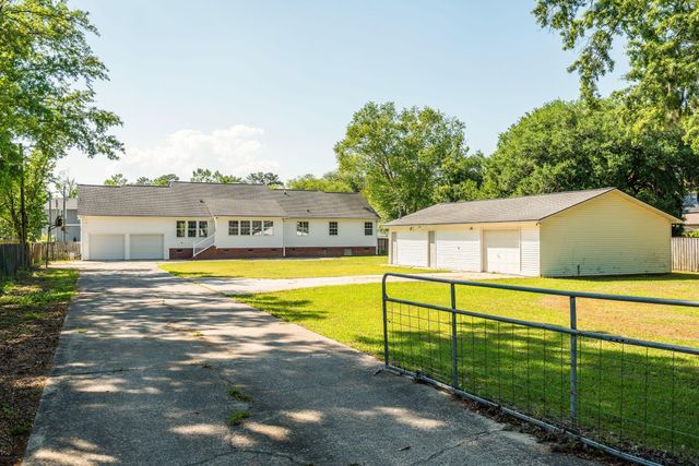 1004 Magnolia Lane, Moncks Corner, SC 29461