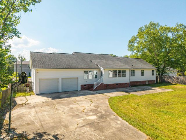 1004 Magnolia Lane, Moncks Corner, SC 29461